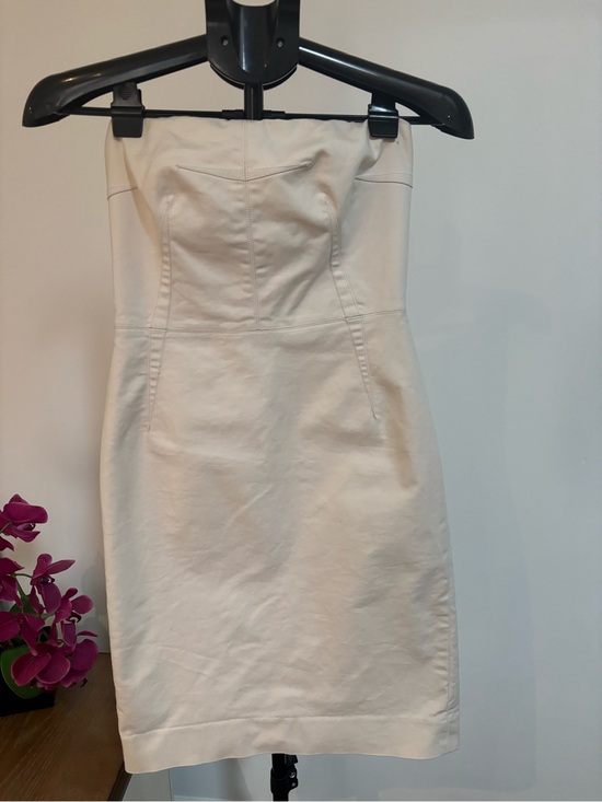 Michael Kors Dresses & Skirts - Michael Kors Strapless Dress w/built-in bra